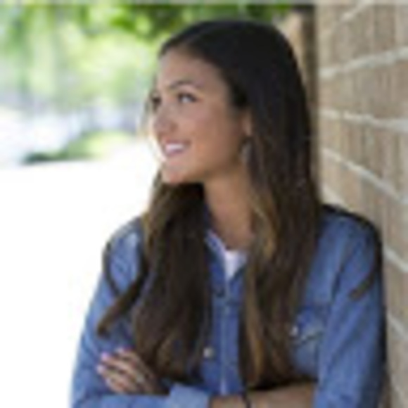 Meet your Posher, Ali - Picture 1 of 1